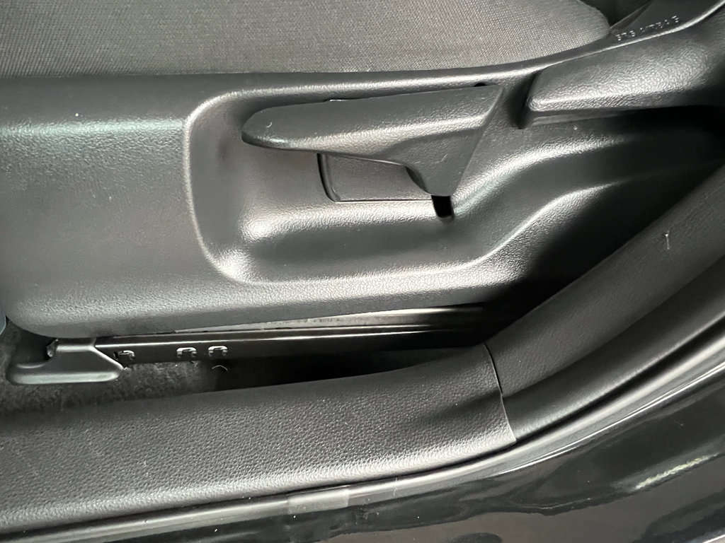 Used 2022 Toyota Corolla LE image 17