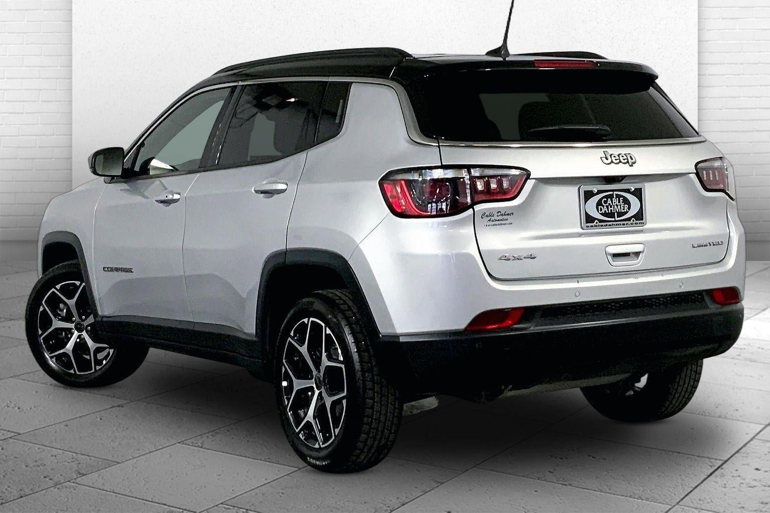 Used 2025 Jeep Compass Limited image 11