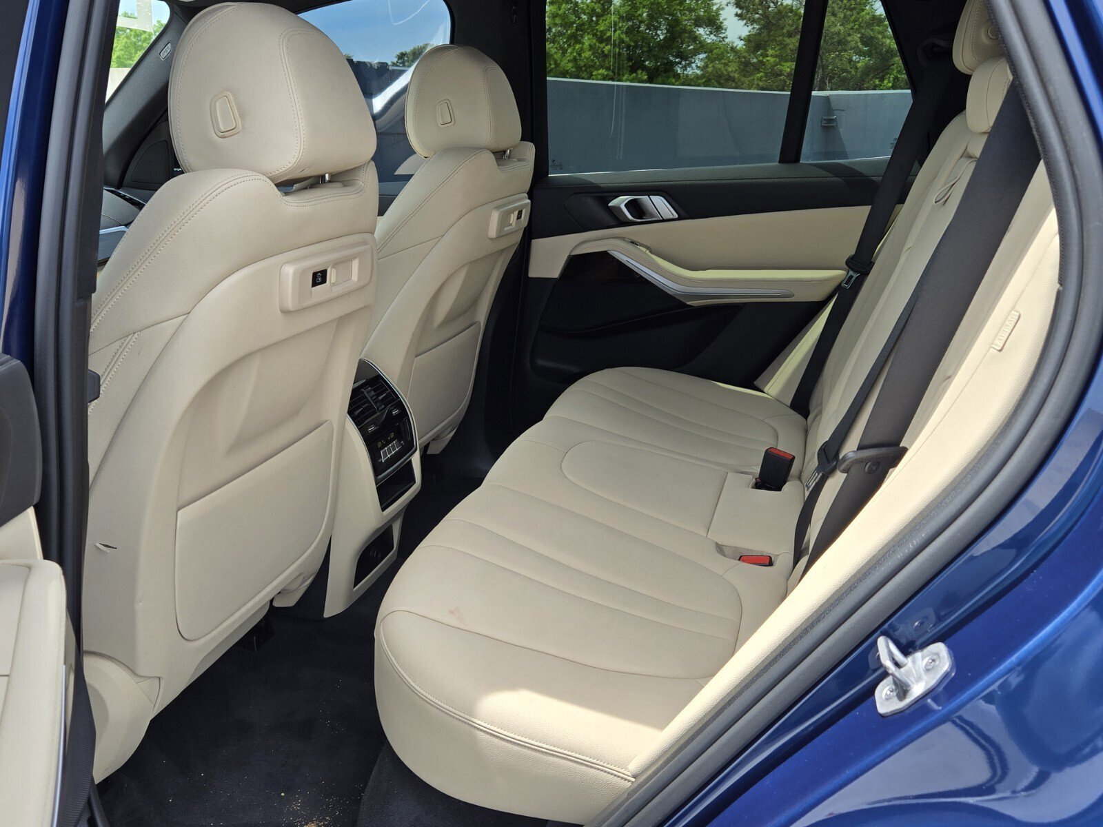 Used 2021 BMW X5 sDrive40i w/ Convenience Package image 4