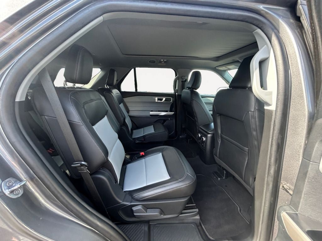 Used 2023 Ford Explorer XLT w/ Equipment Group 202A AWD/4WD image 23