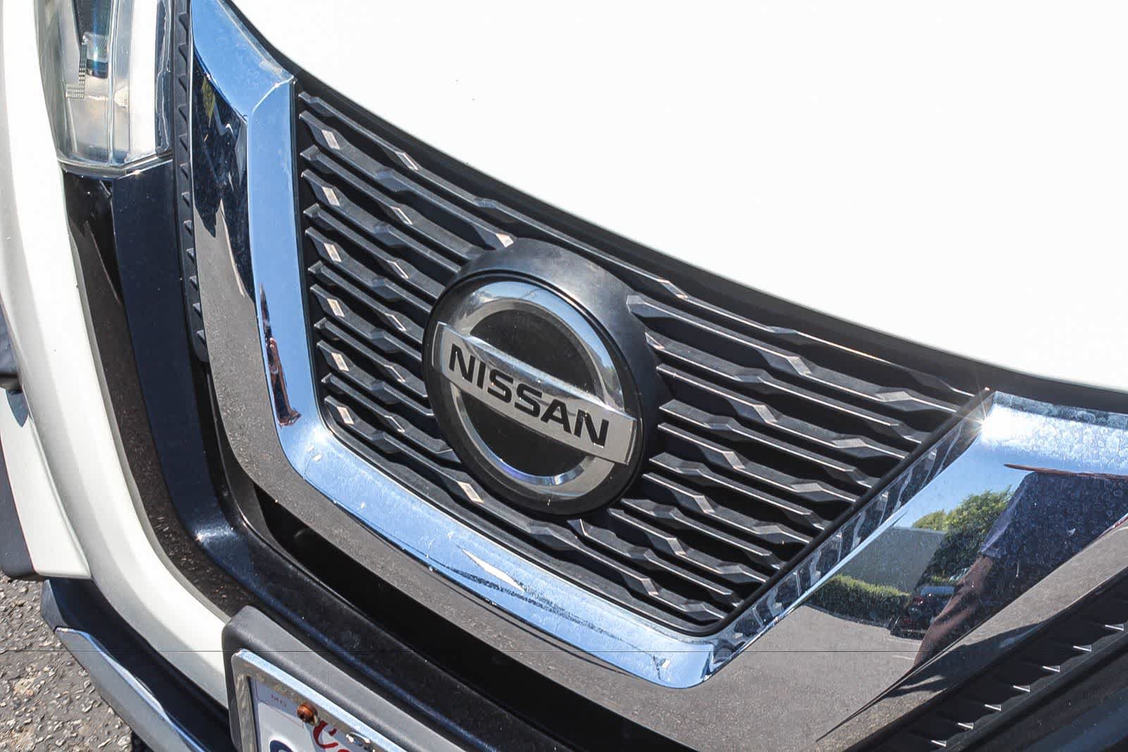 Used 2019 Nissan Rogue S w/ Special Edition Package FWD image 16