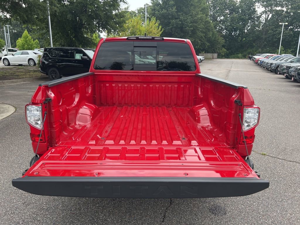 Used 2024 Nissan Titan SV w/ SV Convenience Package image 17