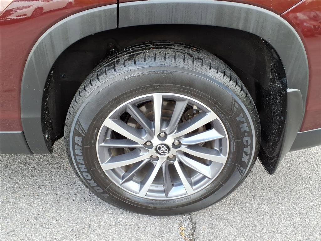 Used 2019 Toyota Highlander XLE AWD/4WD image 4