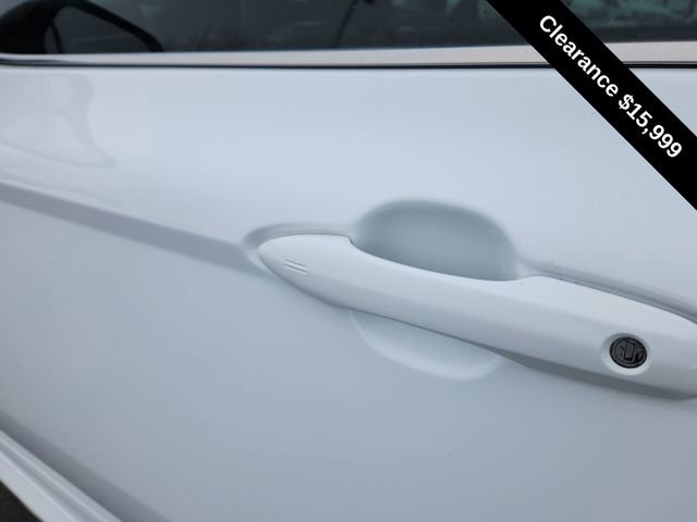 Used 2022 Toyota Camry LE FWD image 16