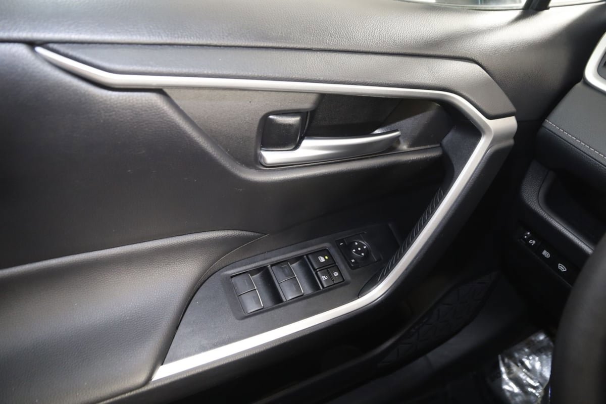 Used 2024 Toyota RAV4 XLE w/ Convenience Package AWD/4WD image 31