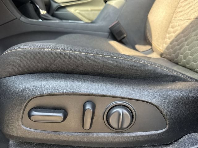 Used 2020 Chevrolet Equinox LT FWD image 12