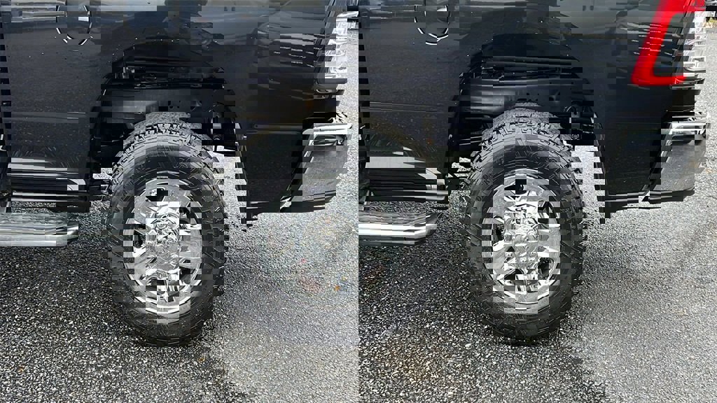 Used 2019 RAM 2500 Big Horn image 9