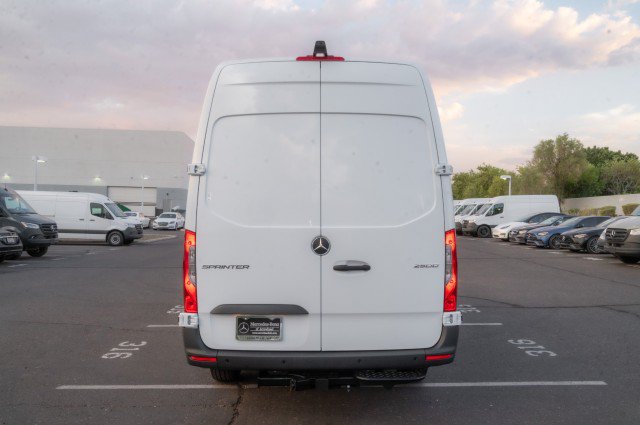 Used 2025 Mercedes-Benz Sprinter 2500 image 6