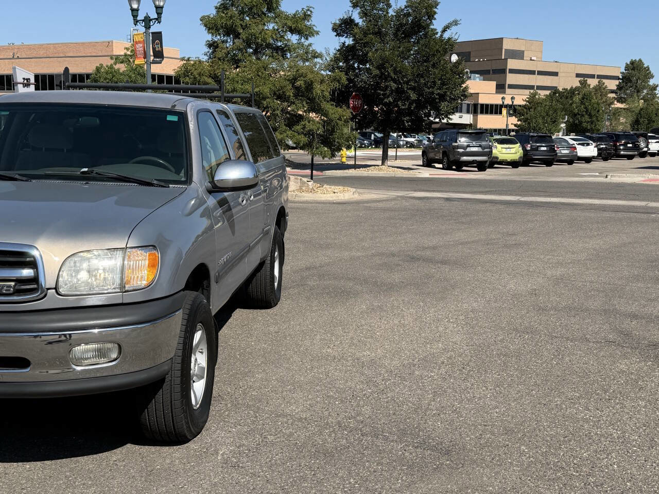 Used 2000 Toyota Tundra SR5 AWD/4WD image 2