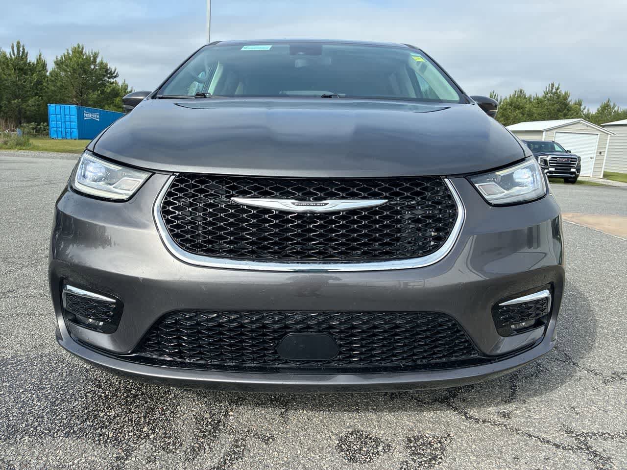 Used 2023 Chrysler Pacifica Touring-L FWD image 30