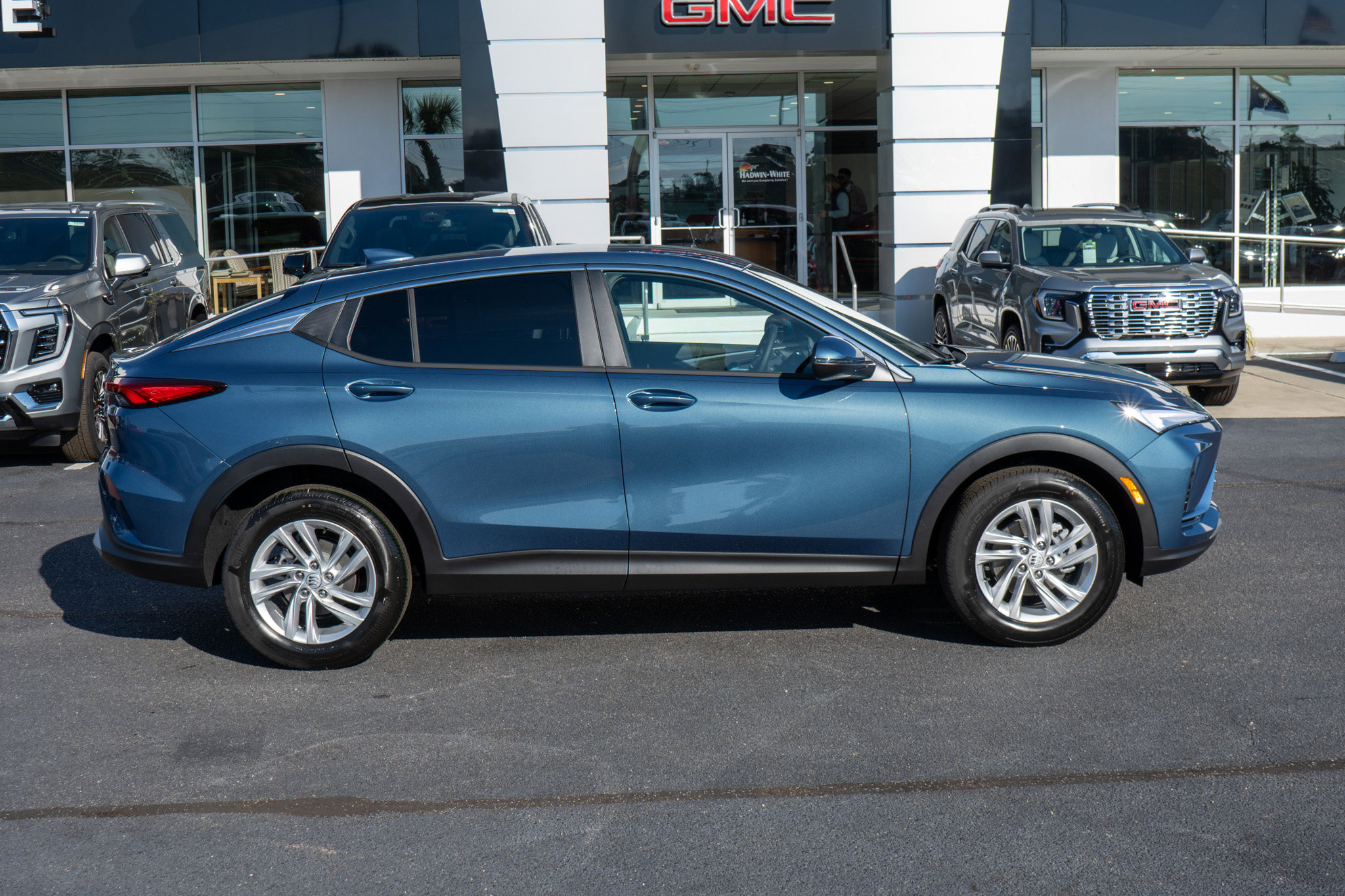 New 2026 Buick Envista Preferred image 2