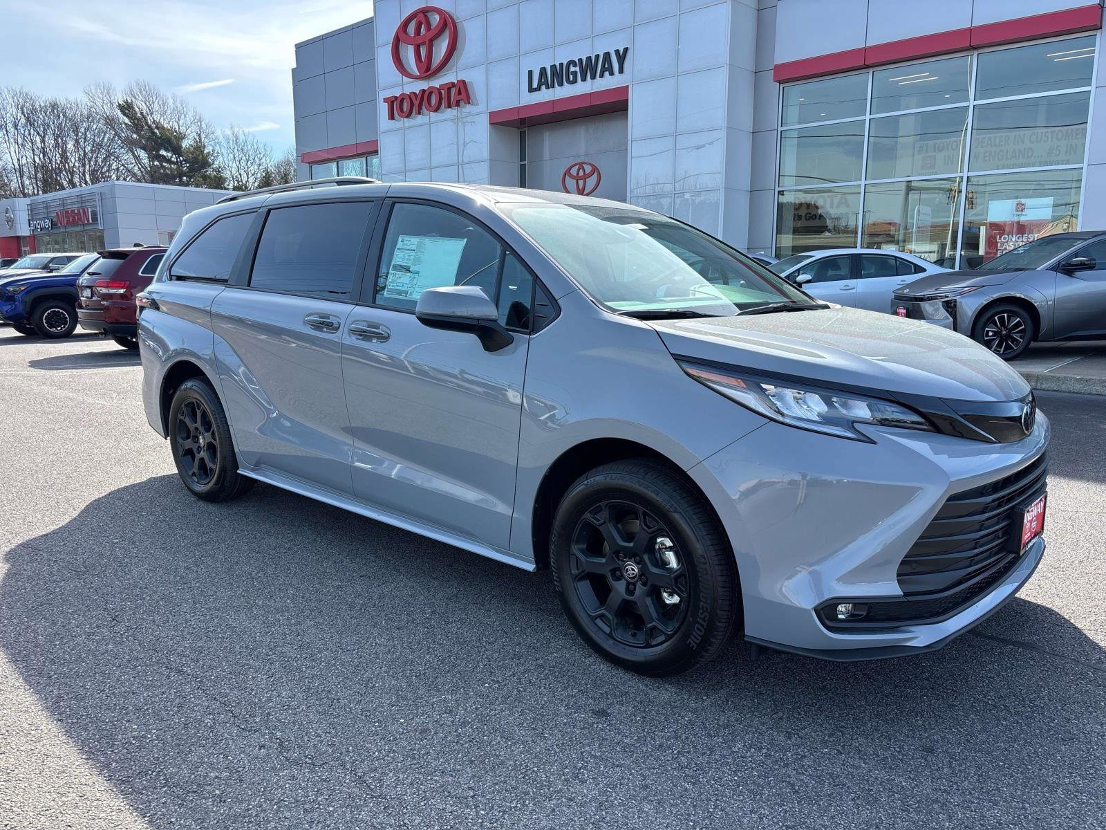 New 2026 Toyota Sienna XLE Woodland Edition