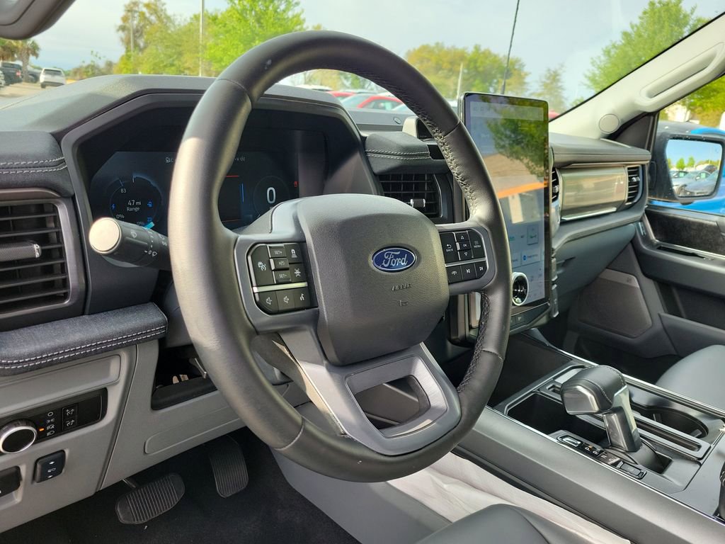 Used 2025 Ford F150 Lightning Flash image 17