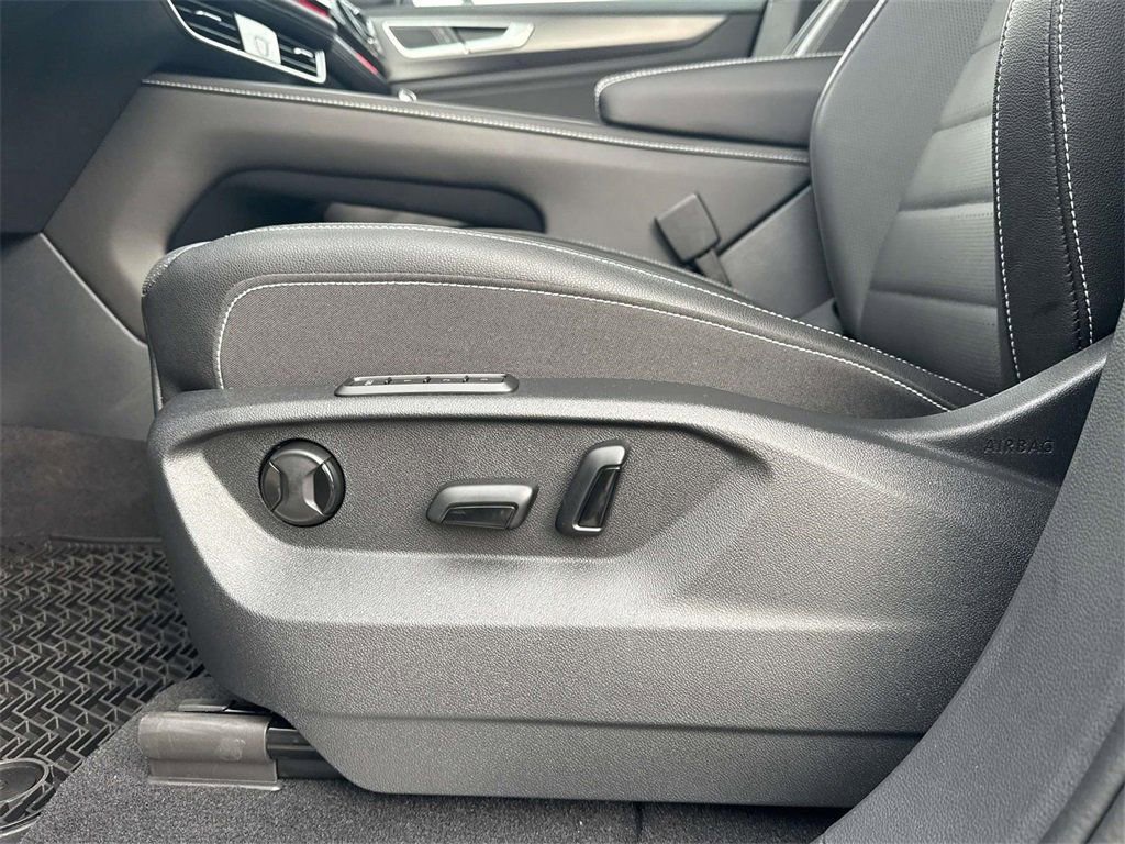 New 2026 Volkswagen Atlas Cross Sport SEL R-Line image 12