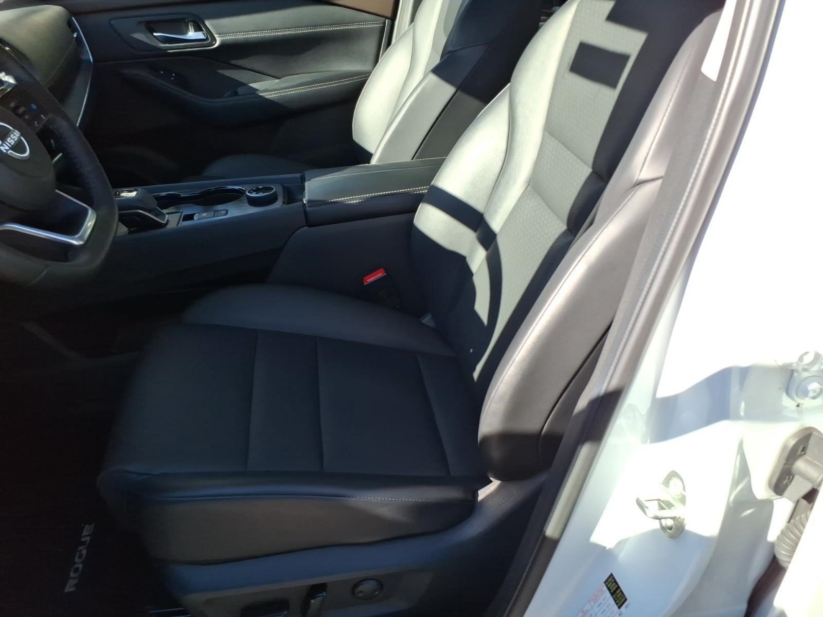 Used 2023 Nissan Rogue SV w/ SV Premium B Package AWD/4WD image 11