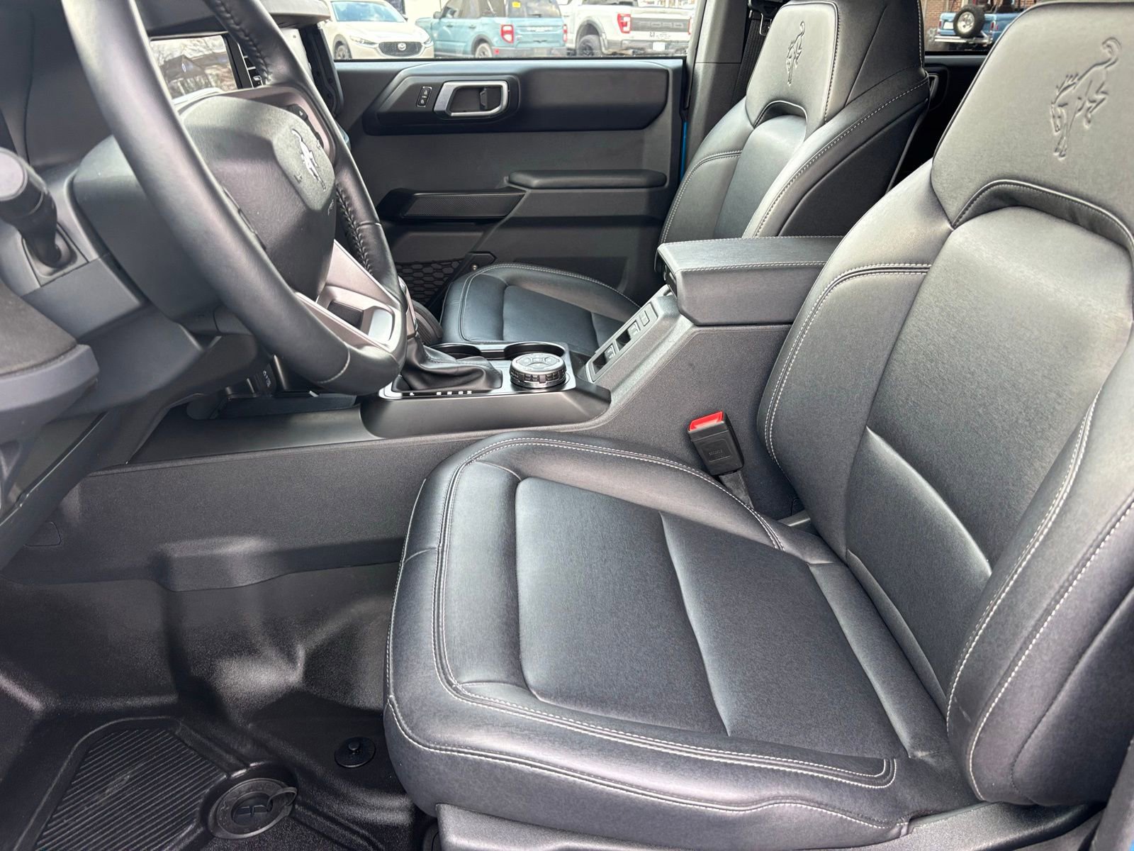 Used 2025 Ford Bronco Badlands image 16