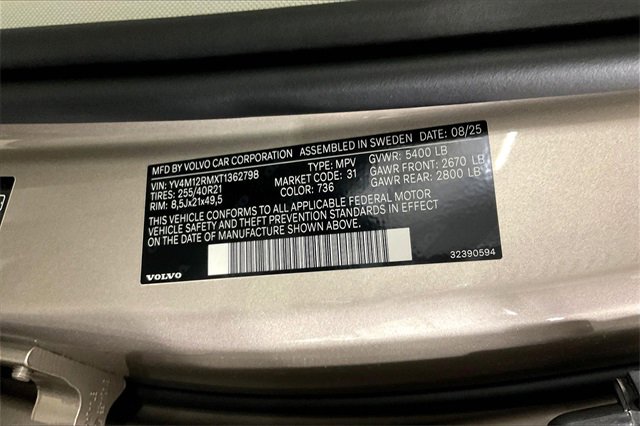 New 2026 Volvo XC60 B5 Ultra w/ Climate Package image 8