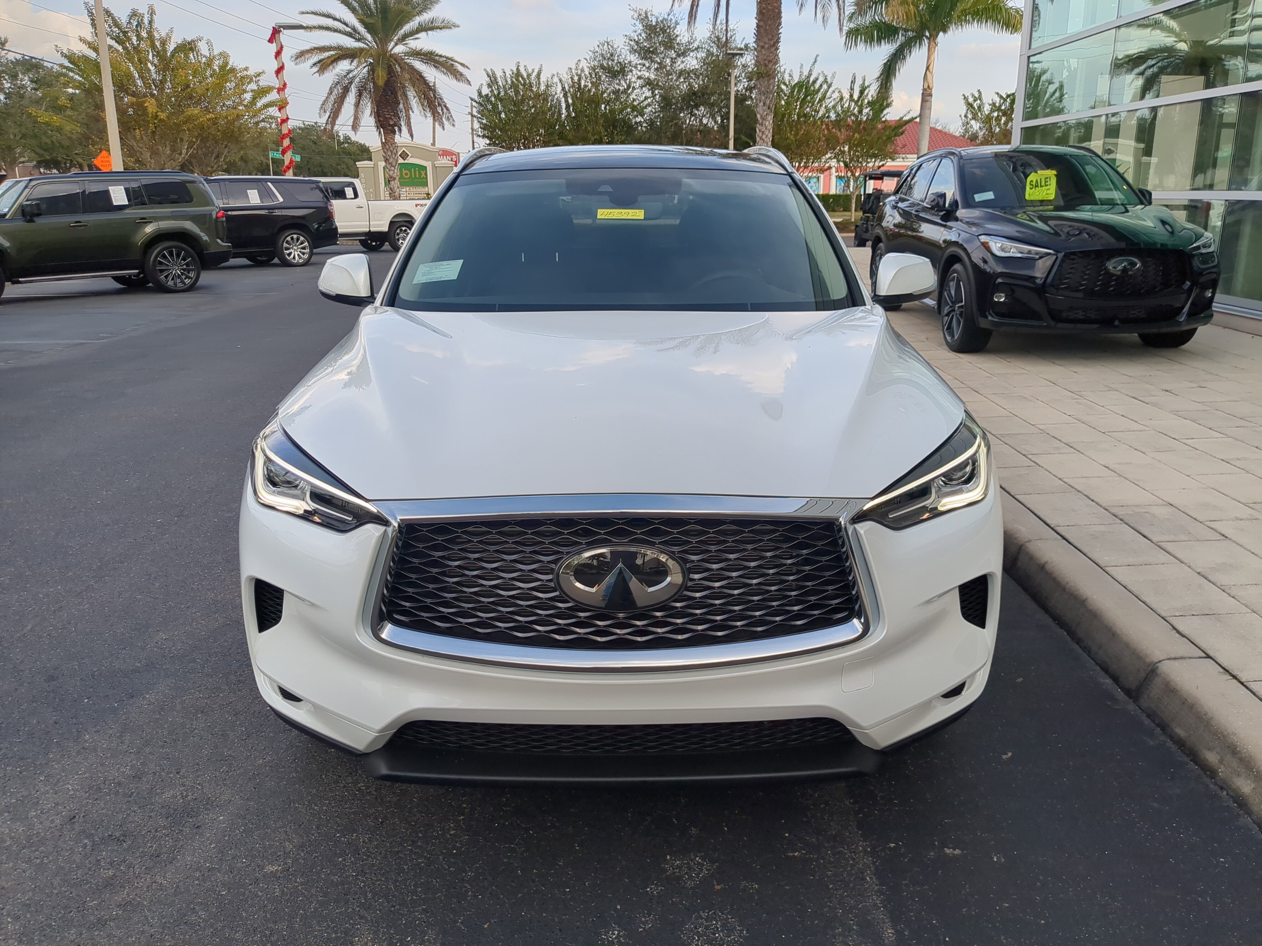 New 2025 INFINITI QX50 Luxe image 2