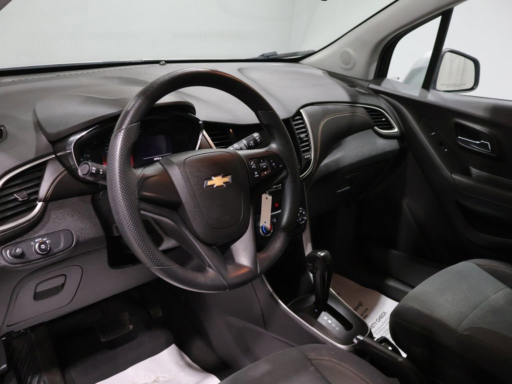 Used 2018 Chevrolet Trax LS image 16