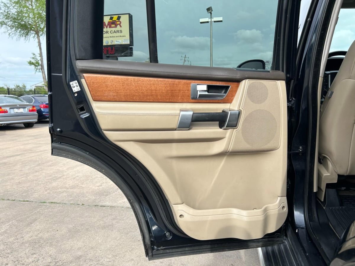 Used 2016 Land Rover LR4 HSE LUX image 38