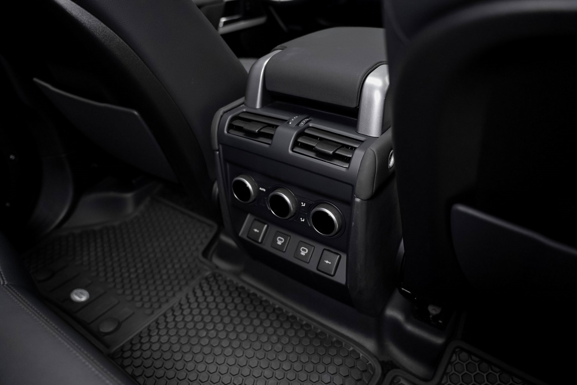 Used 2022 Land Rover Defender 110 SE image 69