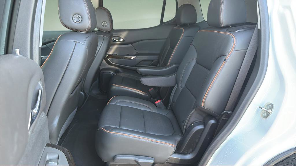 Used 2023 GMC Acadia AT4 w/ Technology Package image 22