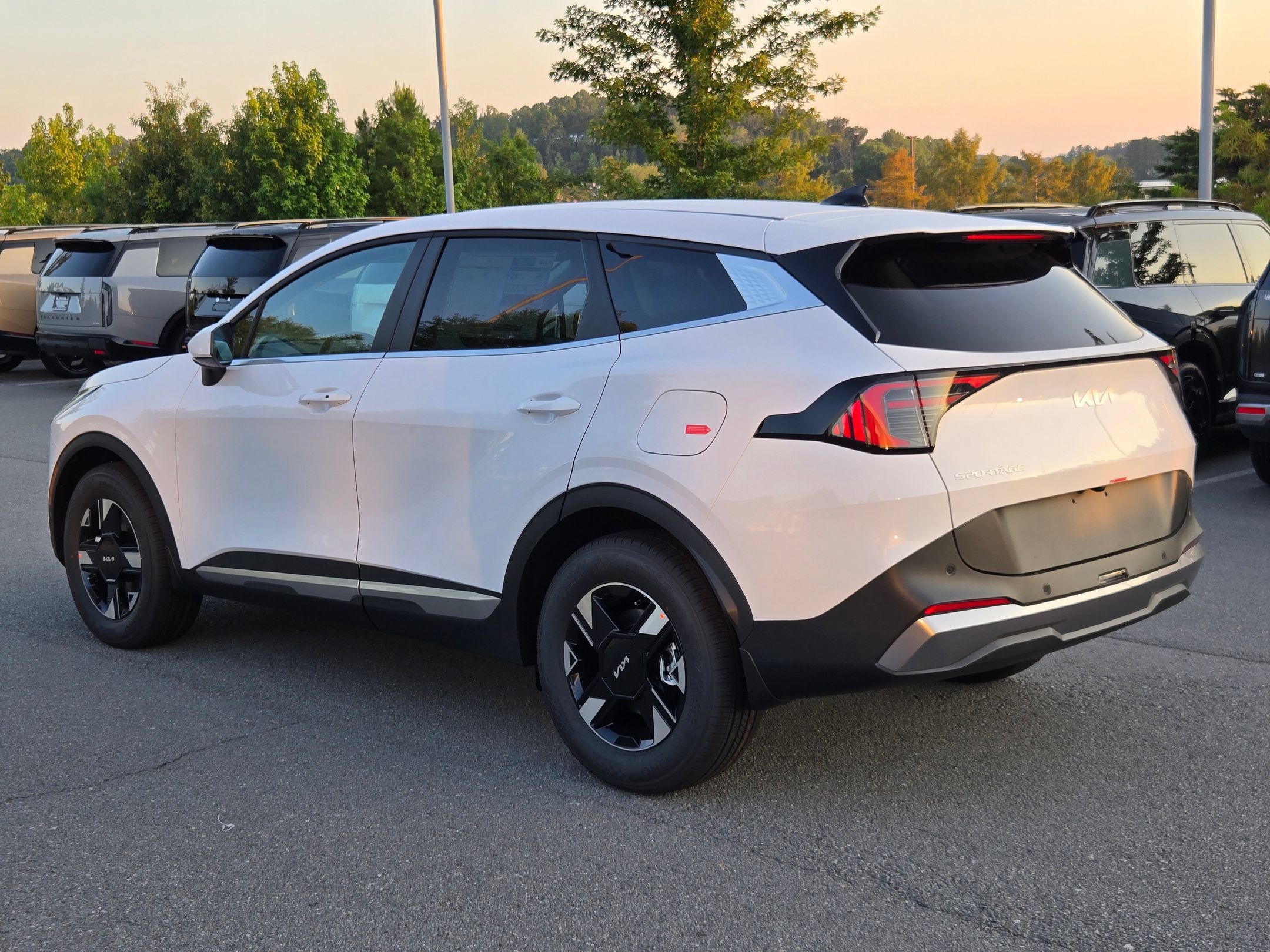 New 2026 Kia Sportage LX FWD image 5