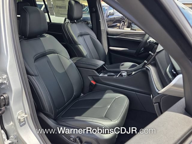 New 2026 Jeep Grand Cherokee L Limited RWD image 17