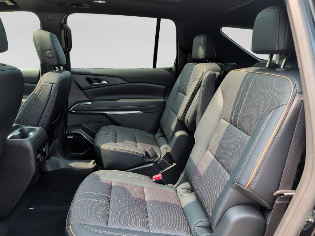 Used 2026 Chevrolet Traverse High Country w/ LPO, Floor Liner Package AWD/4WD image 31