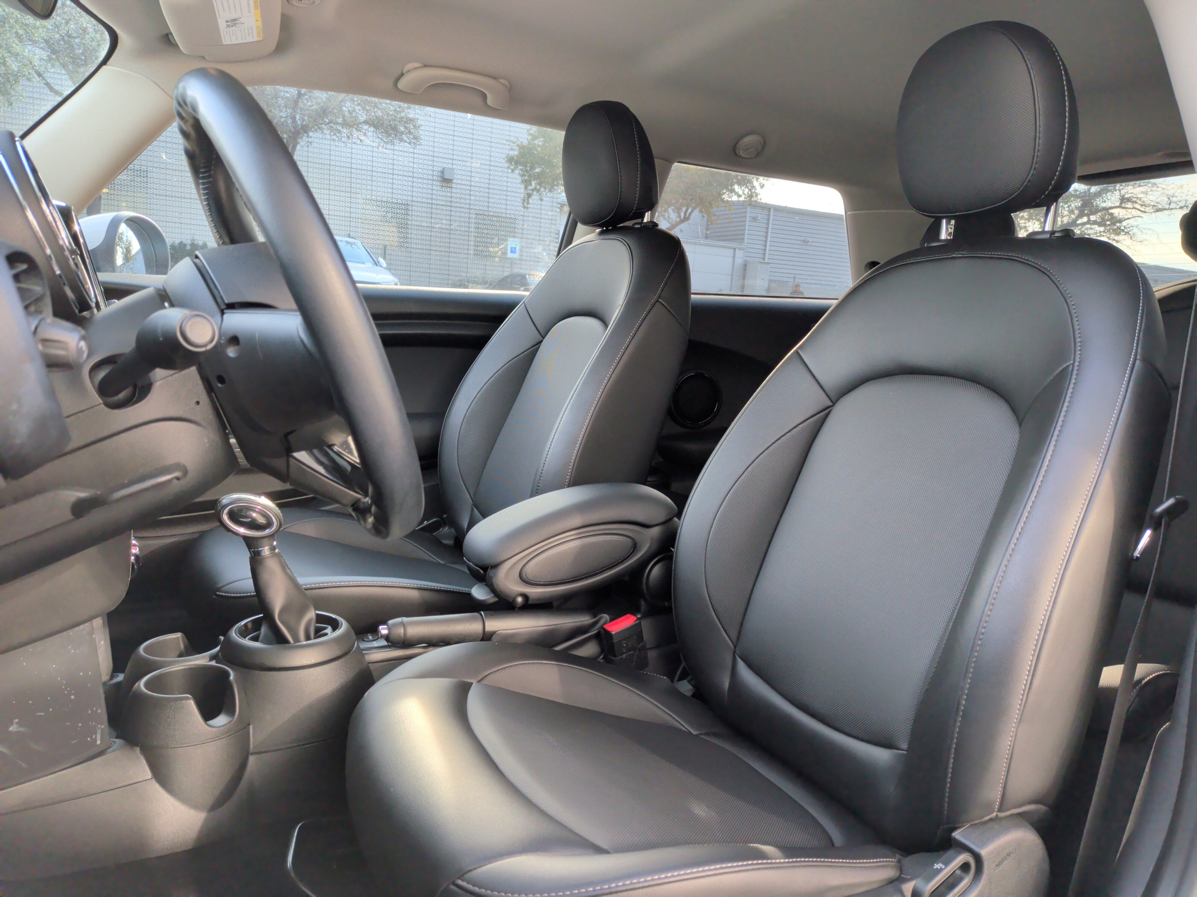 Used 2018 MINI Cooper 2-Door Hardtop image 16