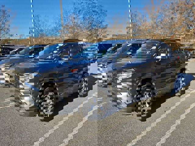 Used 2021 Toyota RAV4 XLE image 4