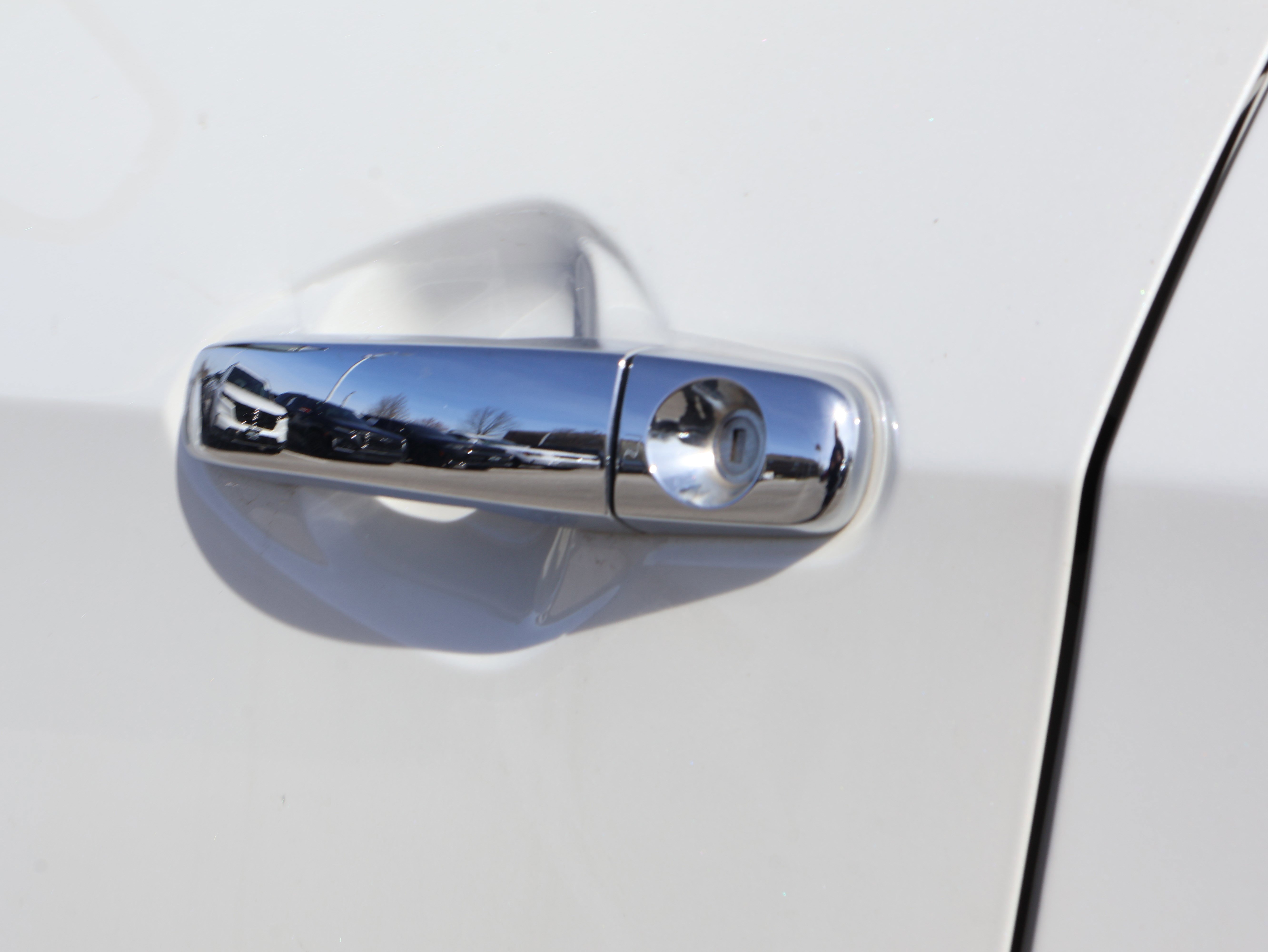 Used 2017 Chevrolet Equinox Premier w/ Enhanced Convenience Package image 20