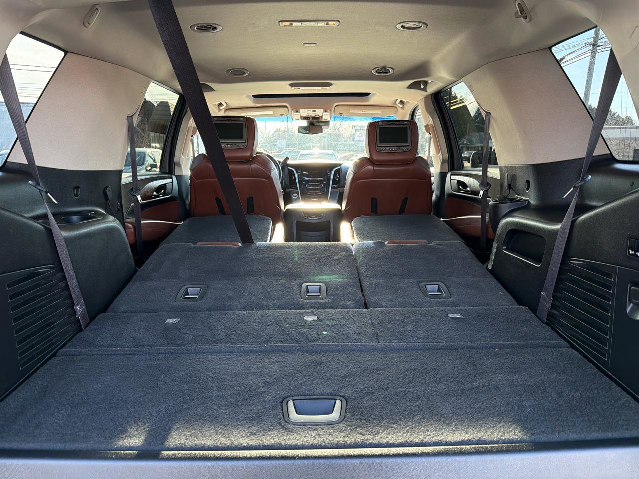 Used 2017 Cadillac Escalade Luxury image 26