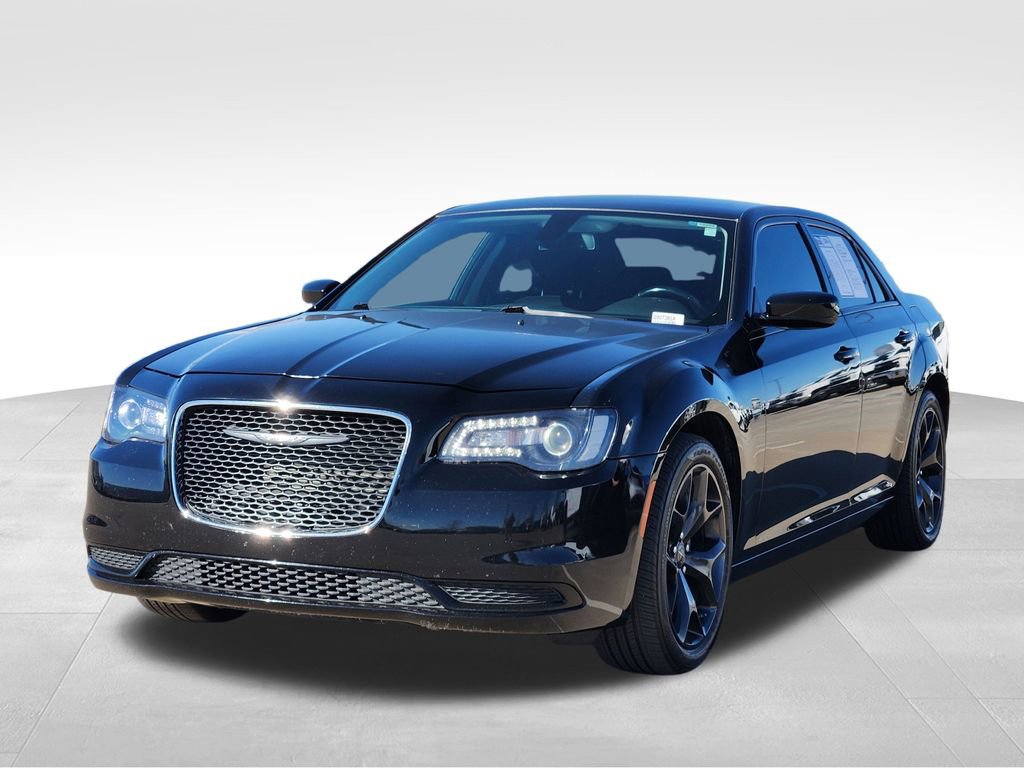 Used 2022 Chrysler 300 Touring w/ Sport Appearance Package image 3
