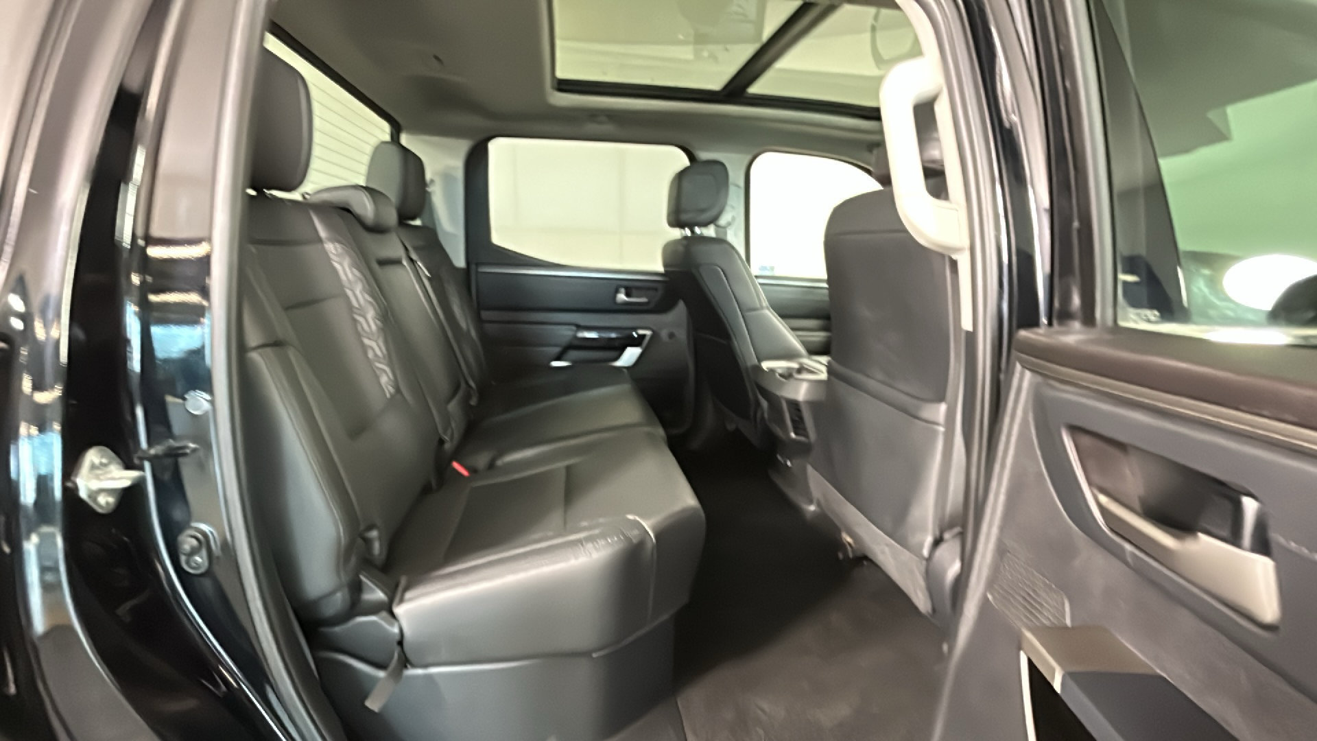 Used 2022 Toyota Tundra Limited AWD/4WD image 35