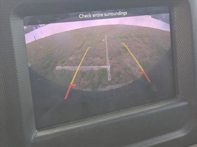 Used 2019 Jeep Wrangler Unlimited Sahara w/ Safety Group image 11