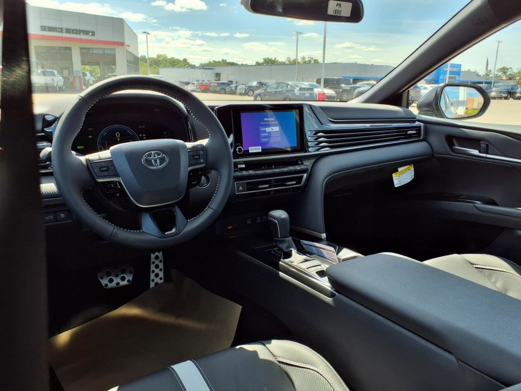 New 2025 Toyota Camry SE image 6
