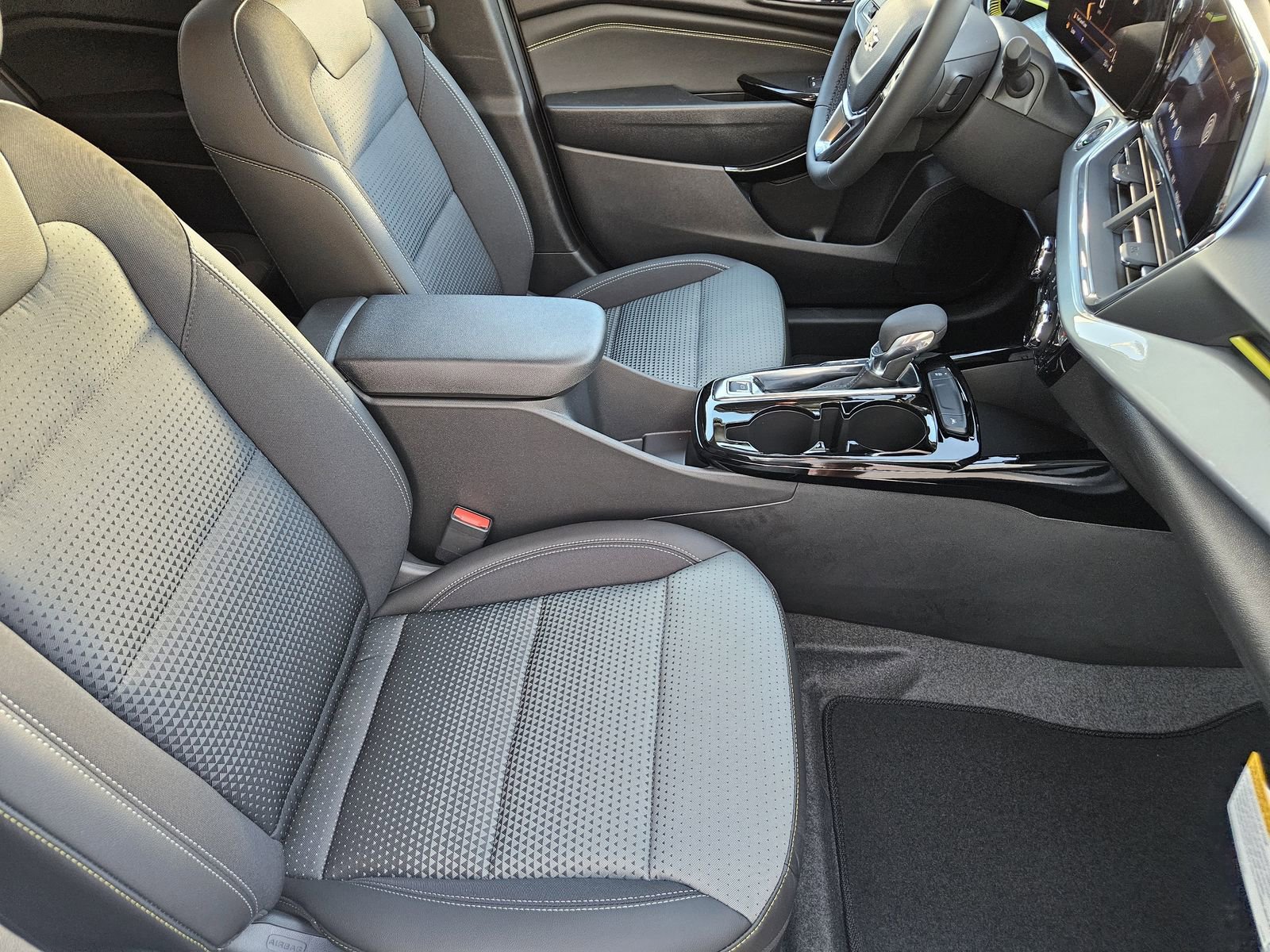 New 2026 Chevrolet Trax LT w/ Driver Confidence Package image 15