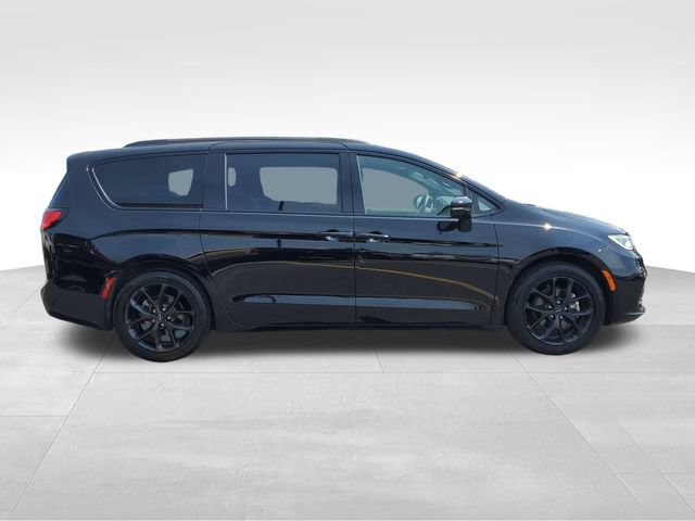 Used 2025 Chrysler Pacifica Limited FWD image 6