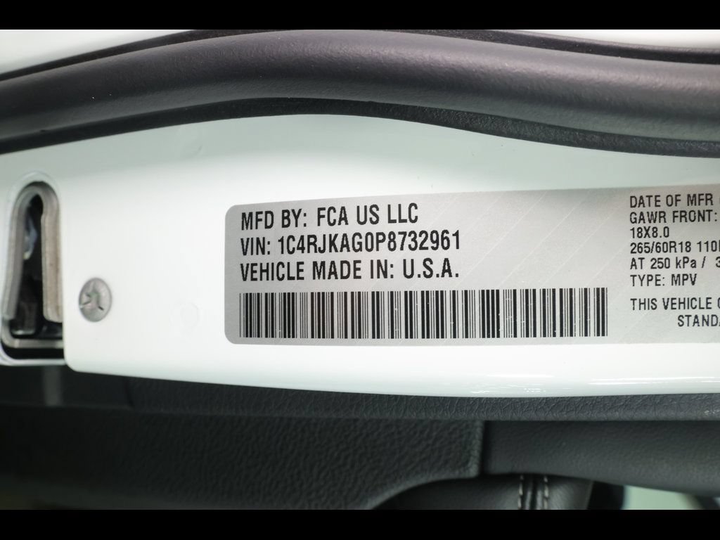 Certified 2023 Jeep Grand Cherokee L Laredo w/ Luxury Tech Group I AWD/4WD image 31