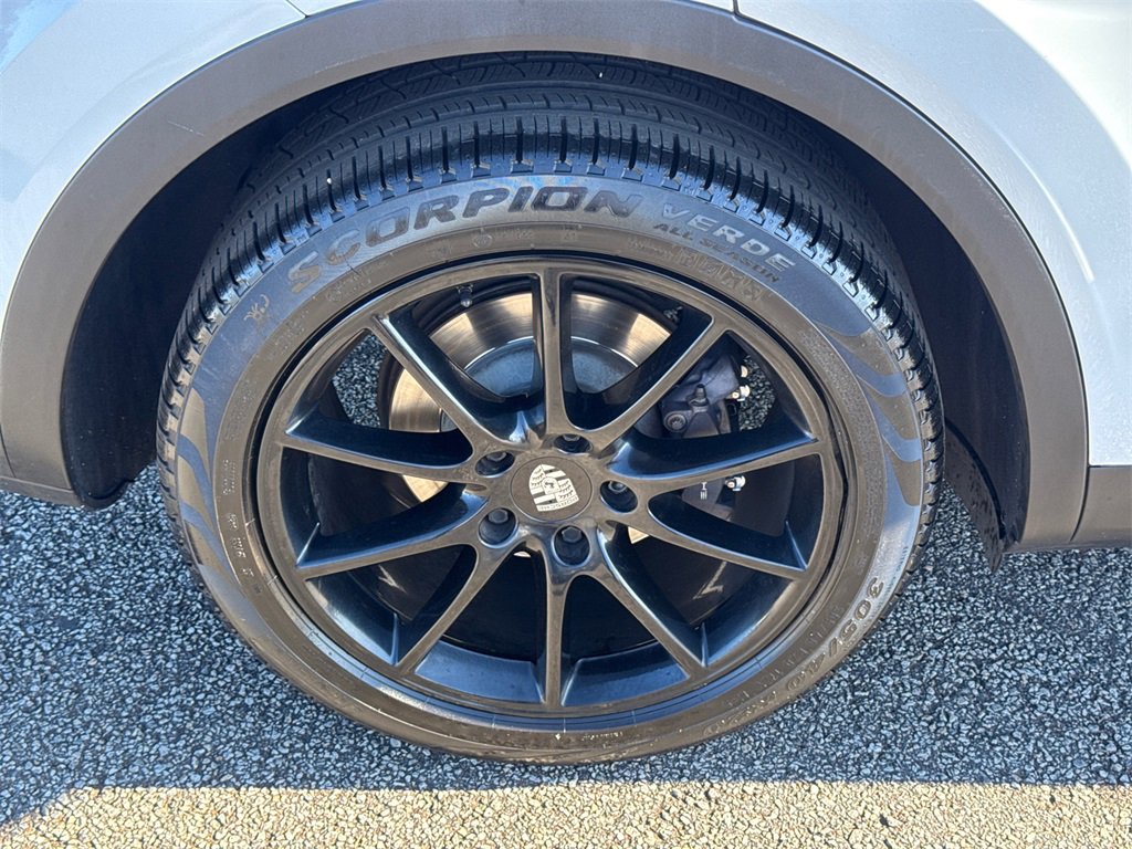 Used 2019 Porsche Cayenne image 17