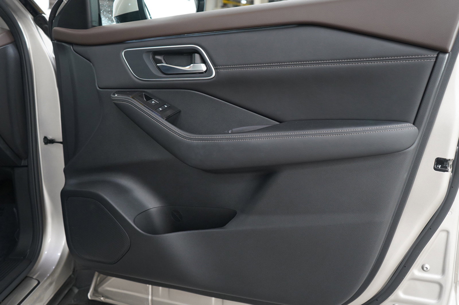 Used 2022 Nissan Rogue Platinum w/ Head-Up Display Package image 9