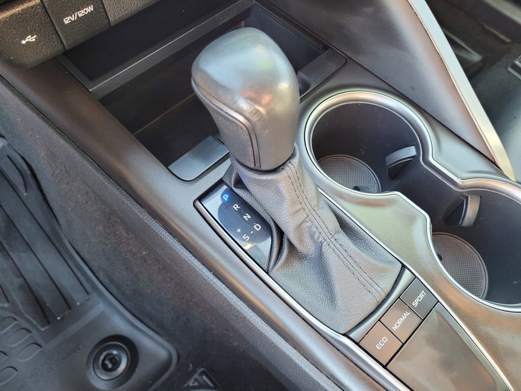 Used 2023 Toyota Camry SE image 15