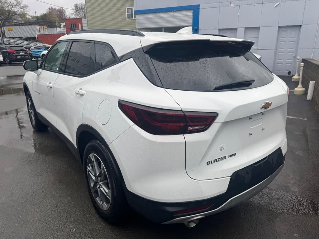 Used 2024 Chevrolet Blazer LT image 3