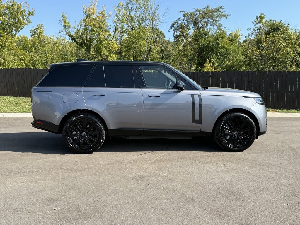 New 2025 Land Rover Range Rover SE image 7