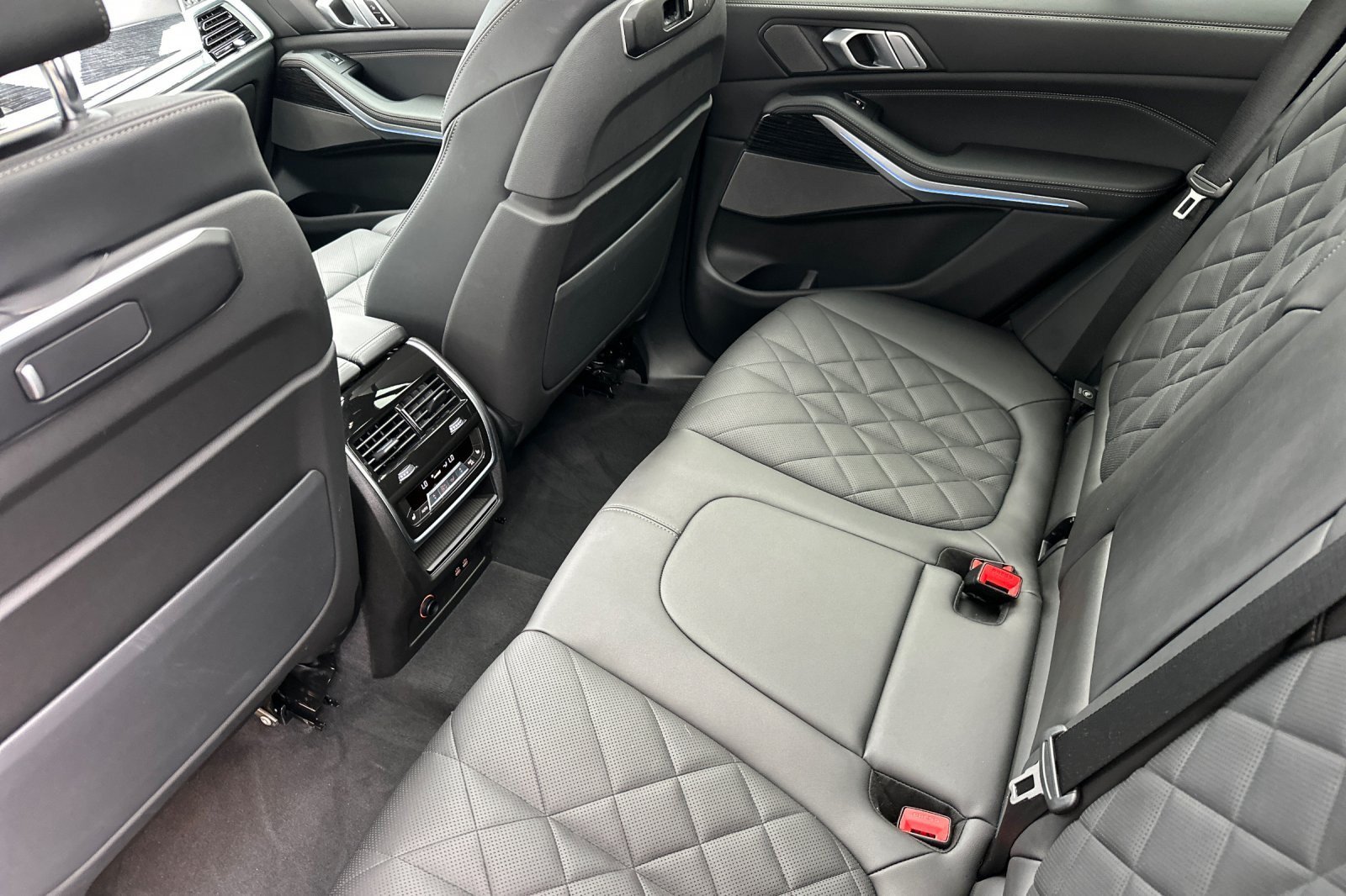 Used 2025 BMW X5 sDrive40i w/ M Sport Package RWD image 11