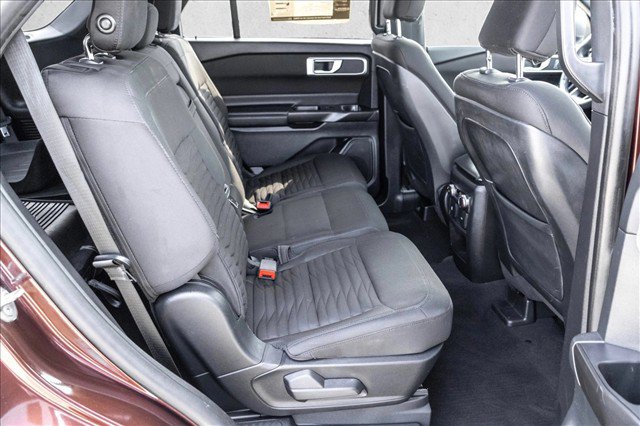 Used 2020 Ford Explorer XLT w/ Comfort Package AWD/4WD image 23