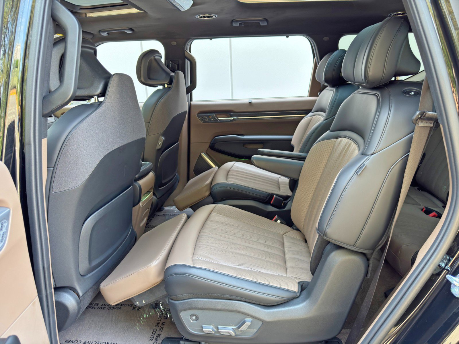 Used 2025 Kia EV9 GT-Line AWD/4WD image 45