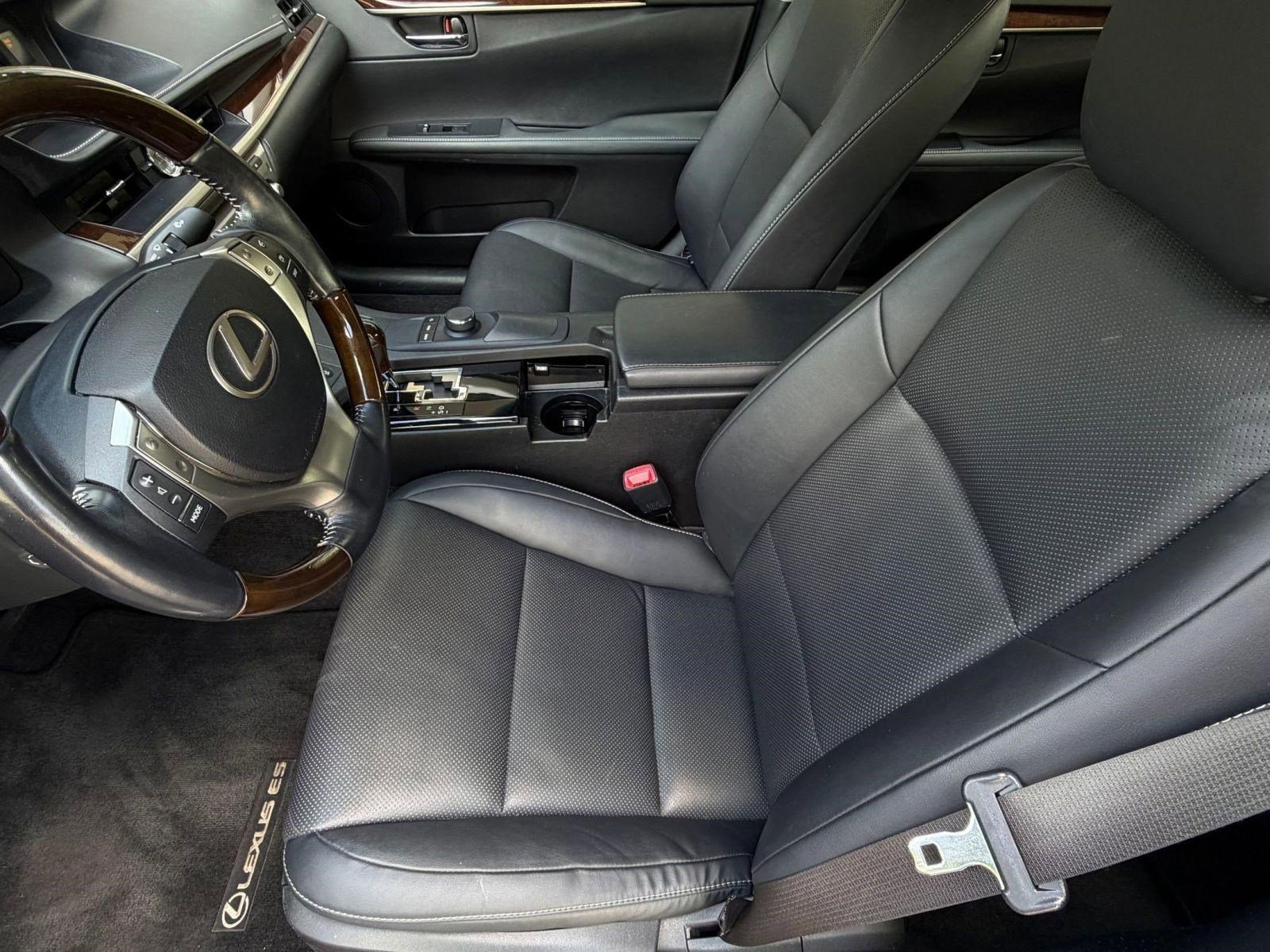 Used 2015 Lexus ES 350 w/ Premium Package FWD image 23