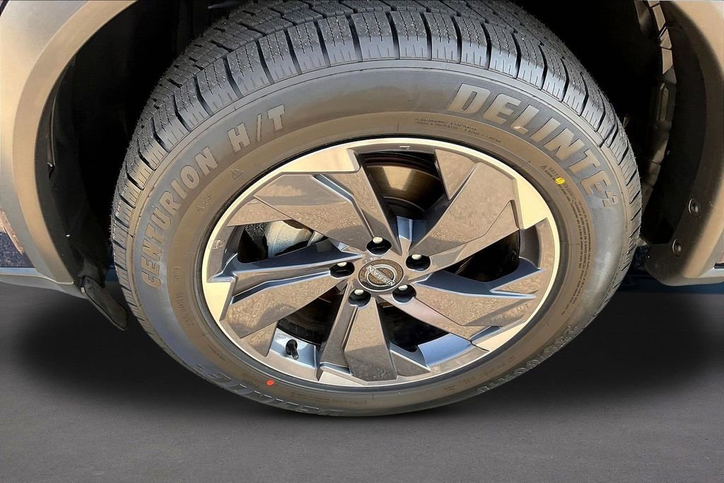 Used 2025 Nissan Rogue SV FWD image 35